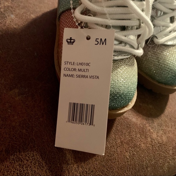 NWT , girls juicy couture multi colored Sierra vista cozy combat boots size 5 m - Picture 6 of 8